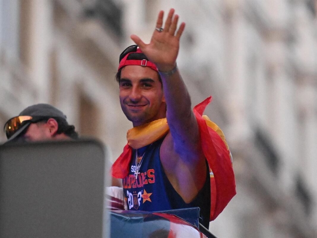 Ferran Torres durante la recepción de la Familia Real