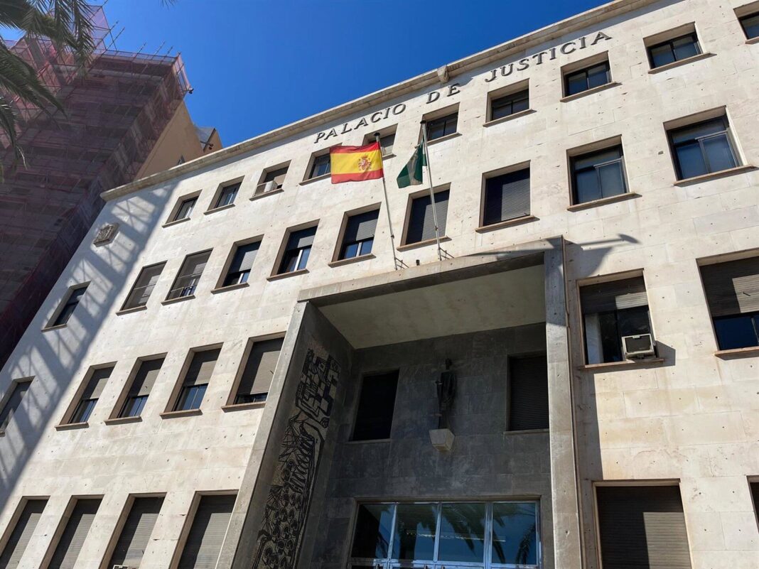 Fachada de la Audiencia Provincial de Almería