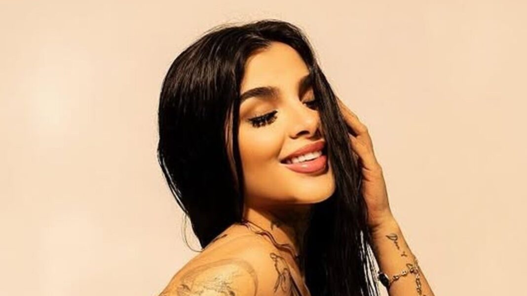 Karely Ruiz en una imagen de perfil