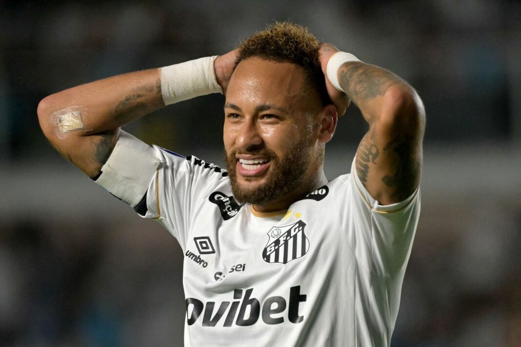 Jugadores de Santos celebrando un gol ante Universidad Central de Venezuela en la Copa Sudamericana