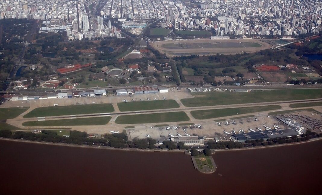 Aeroparque Jorge Newbery cerrado por obras de mantenimiento
