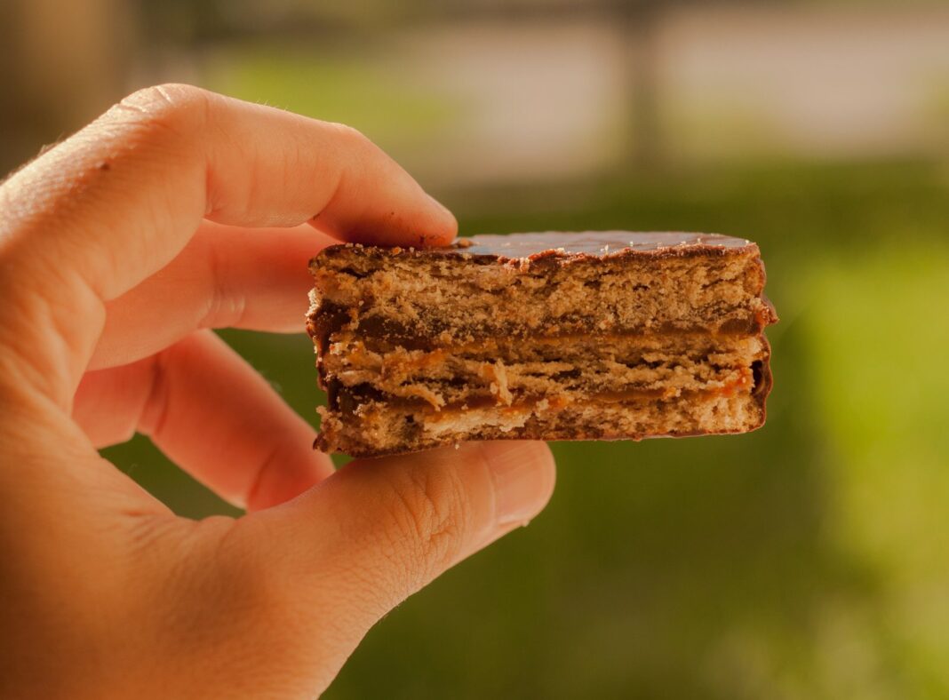 Alfajores artesanales exhibidos en una mesa durante el Campeonato Argentino del Alfajor