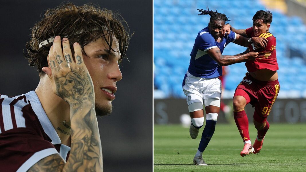 Alejandro Garnacho con la camiseta del Aston Villa durante el amistoso ante el combinado de Indonesia