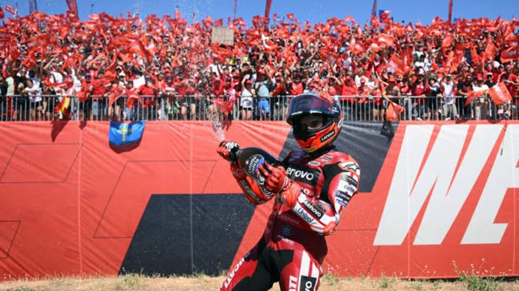 Marc Márquez en el podio del Gran Premio de Aragón de MotoGP