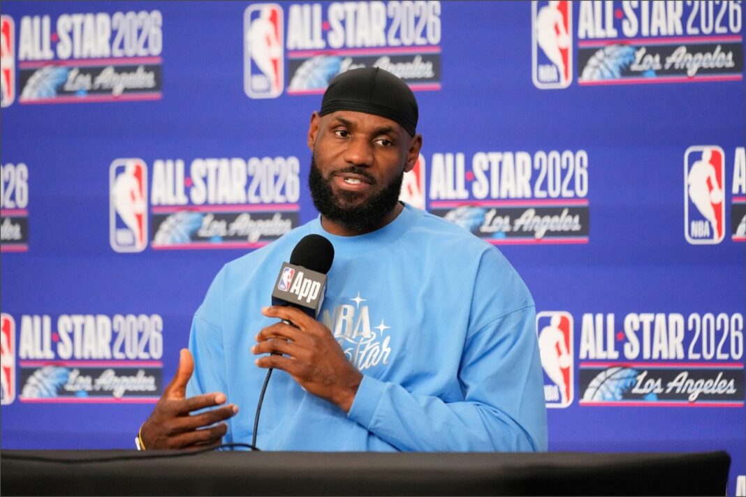 LeBron James en un partido de la NBA
