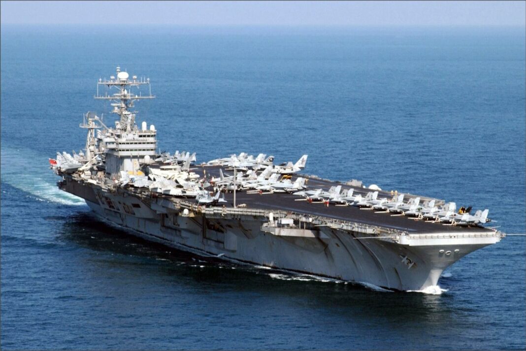 Portaaviones USS Abraham Lincoln en el mar