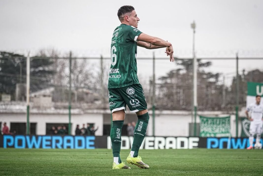 Partido entre Sarmiento e Independiente Rivadavia en el estadio Eva Perón