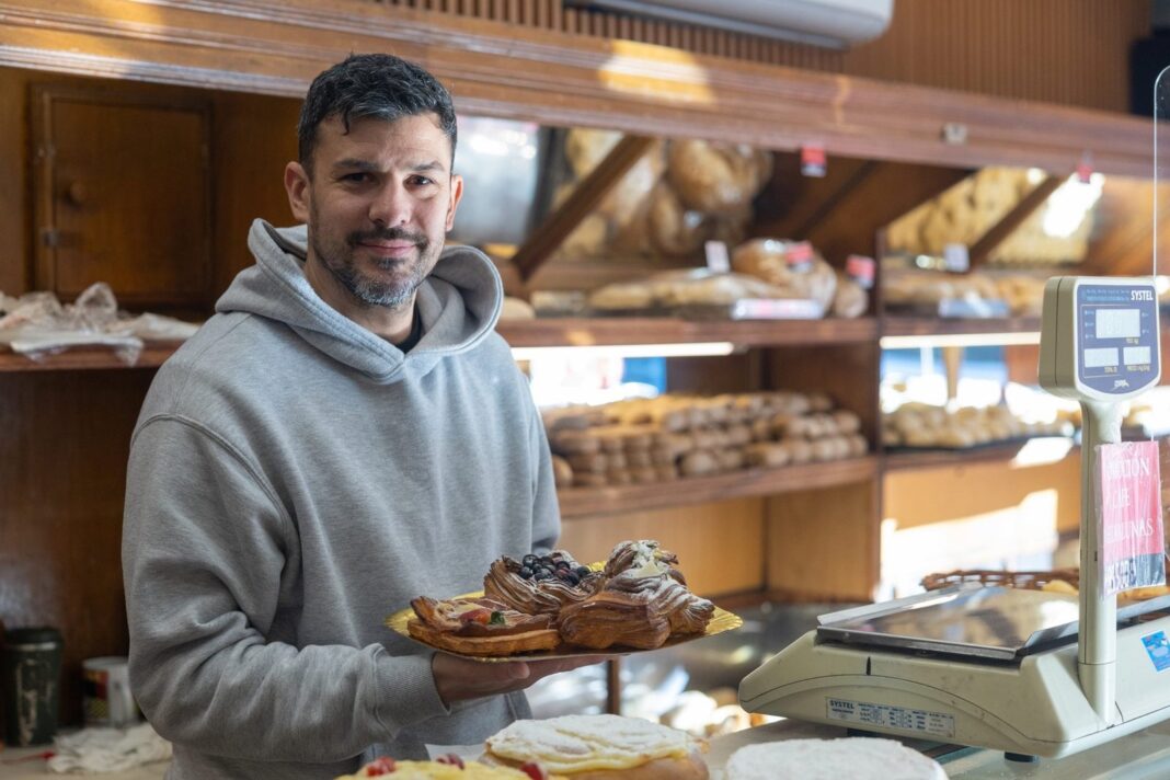 Víctor Ormazábal en su panadería