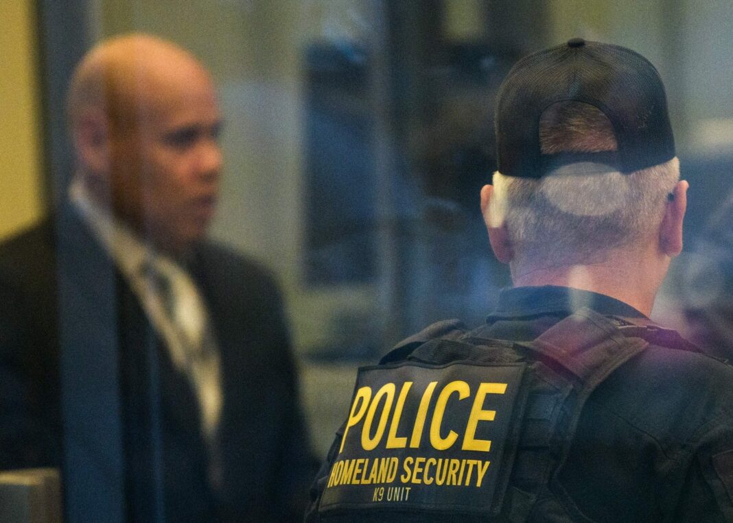 Agente del ICE detenido en Minnesota por tiroteo contra inmigrante venezolano