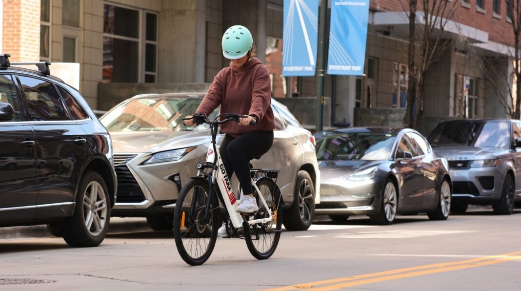 Bicicleta eléctrica en una calle de Atlanta