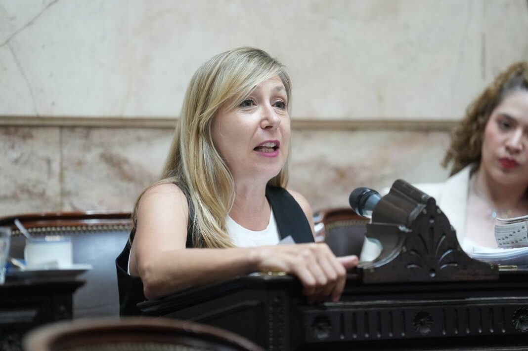 Myriam Bregman y Nicolás del Caño durante una conferencia de prensa