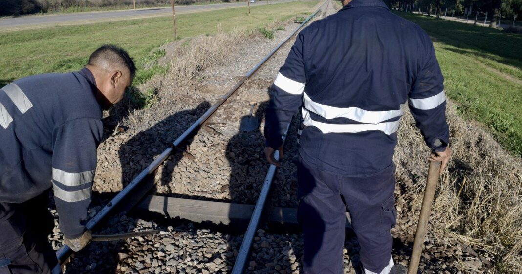 Durmientes ferroviarios fabricados con plástico reciclado por Circularis en Monte Cristo, Córdoba