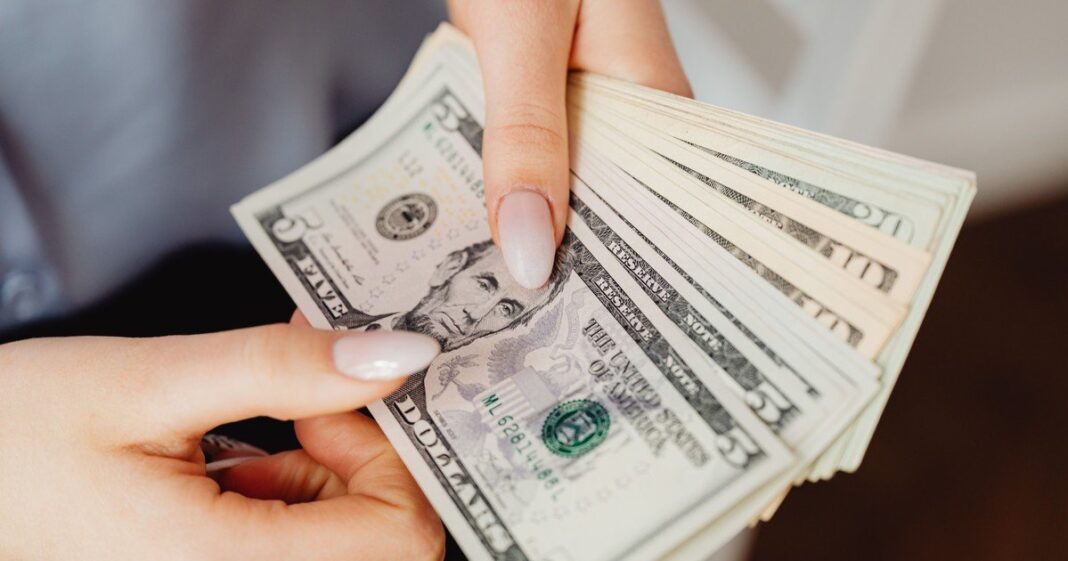 Cotización del dólar blue y oficial en Argentina