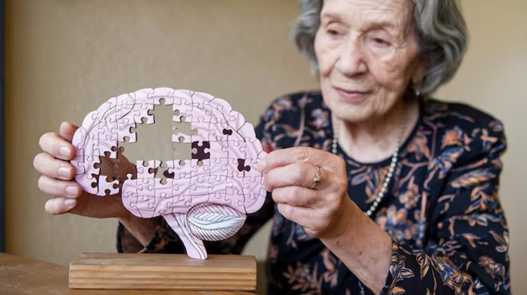 Psiquiatra María Luciana Ojeda durante una entrevista sobre Alzheimer y depresión