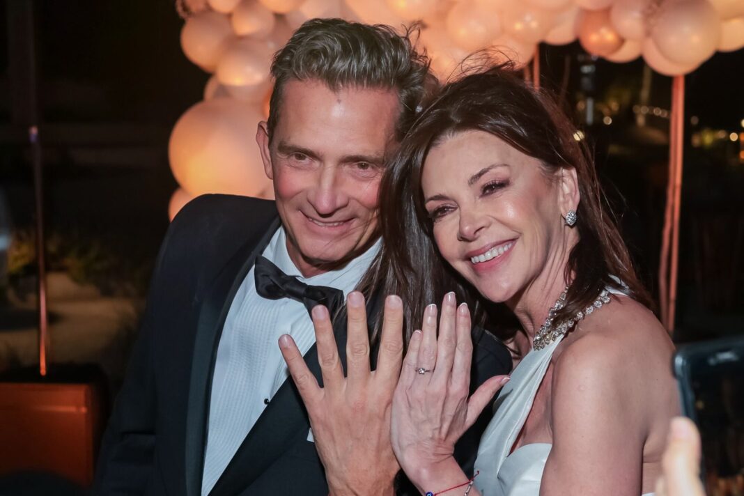 Fabiana Araujo y Marcelo Dimini durante su boda en un rooftop de Palermo