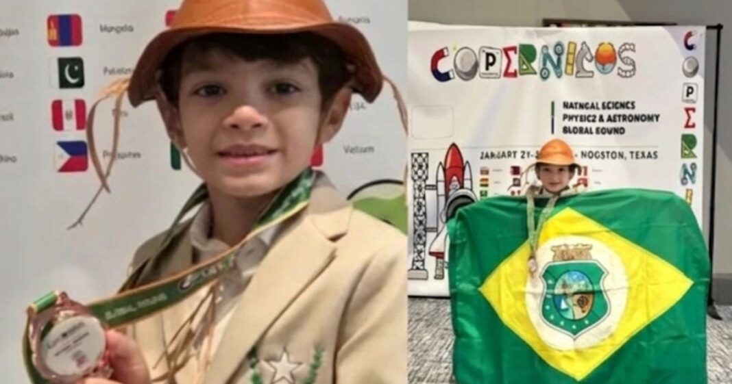 Augusto de Paula Bezerra sosteniendo la bandera de Ceará en la premiación de la Copernicus Global Round 2026