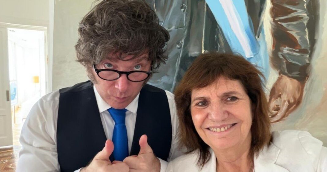 Patricia Bullrich en una reunión política