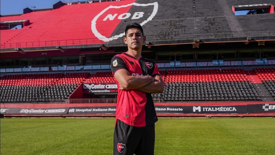 Saúl Salcedo, defensor de Newell's, durante una práctica de recuperación.