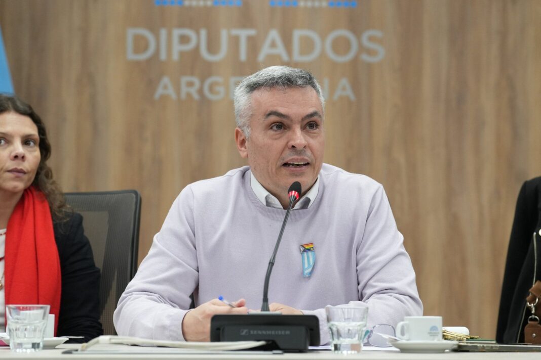 Esteban Paulón durante una entrevista radial en San Pablo