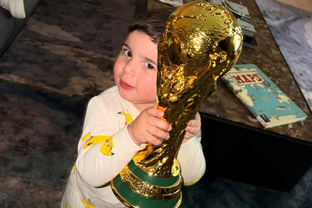 Benjamín Fernández, hijo de Enzo Fernández y Valu Cervantes, en una foto publicada en Instagram
