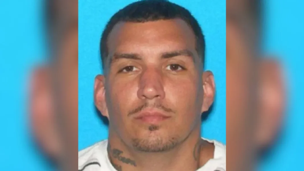 Fotografía de Joseph Matos, fugitivo del FBI con tatuaje 