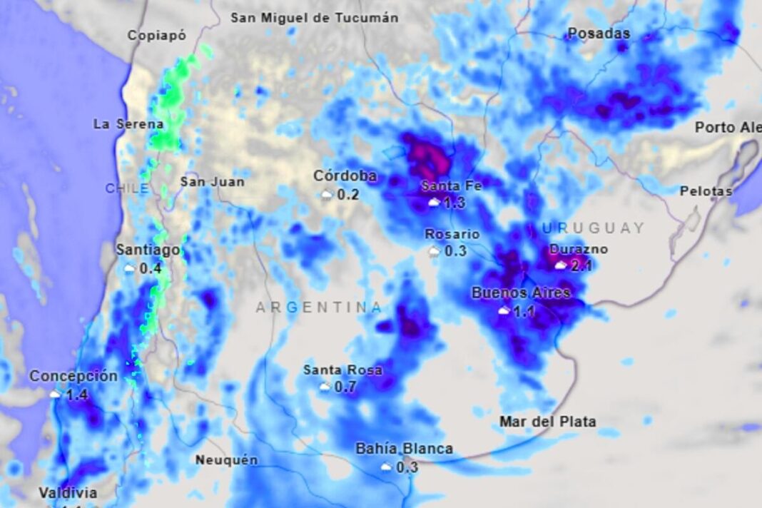 Mapa de Argentina con ingreso de aire frío desde el sur y zonas de lluvias abundantes