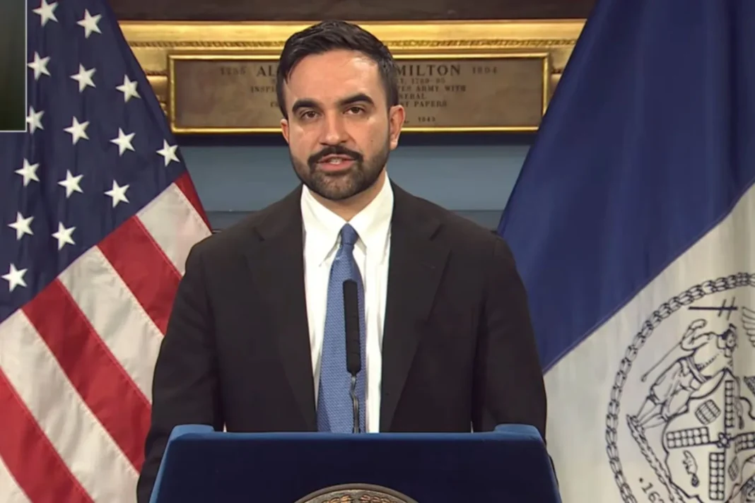 Alcalde Zohran Mamdani durante un anuncio oficial en Nueva York