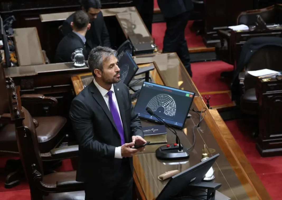 Reunión de legisladores en el Congreso