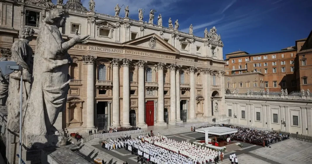 El Papa León XIV durante una aparición pública antes de su cirugía de pulmón