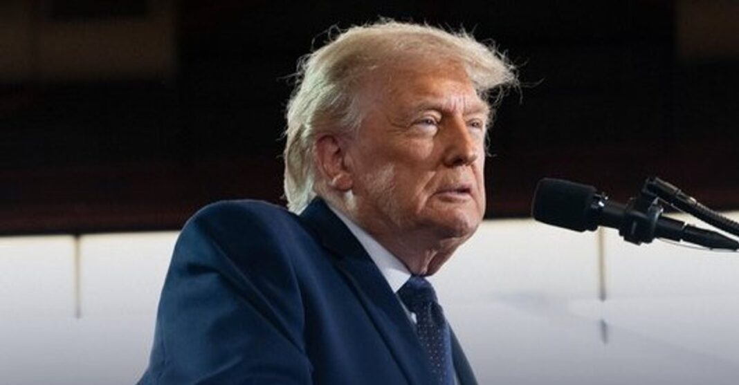 Donald Trump durante un mensaje en Truth Social