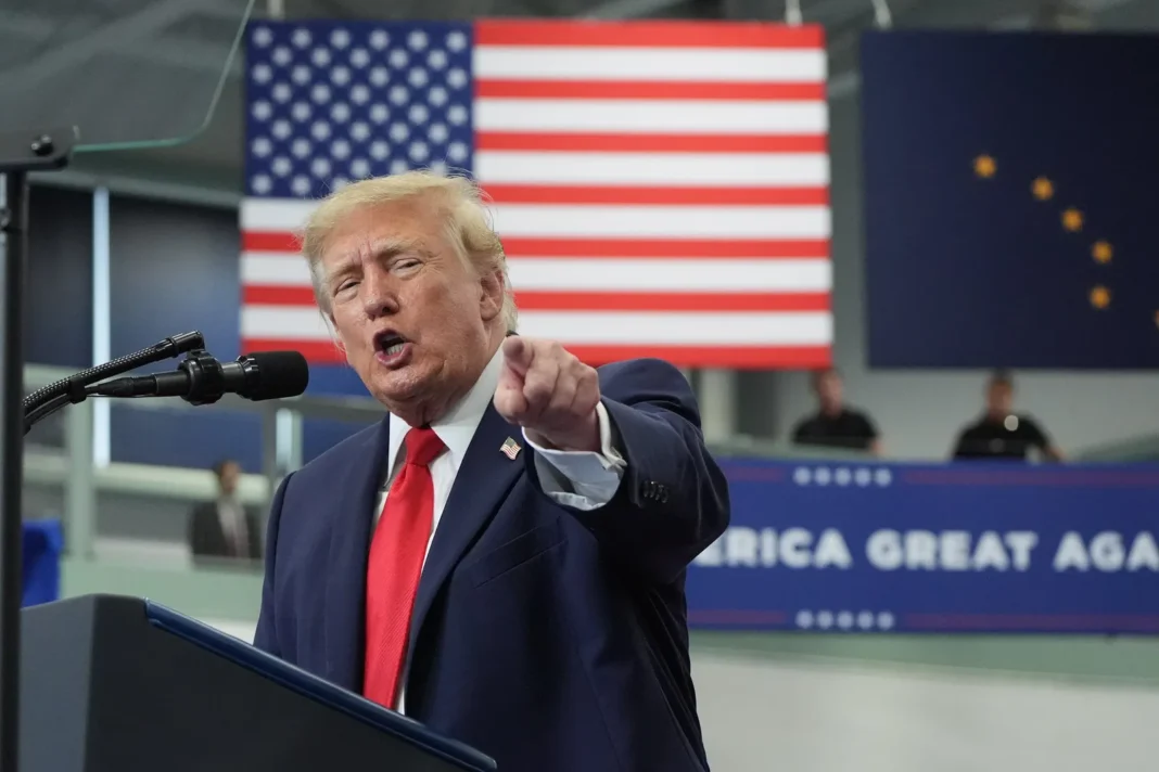 Donald Trump en un acto de campaña