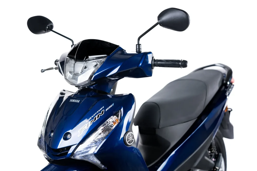 Yamaha Crypton Finn 2025 en color azul, moto de baja cilindrada para uso urbano